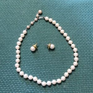 Vintage faux pearl choker and stud earrings